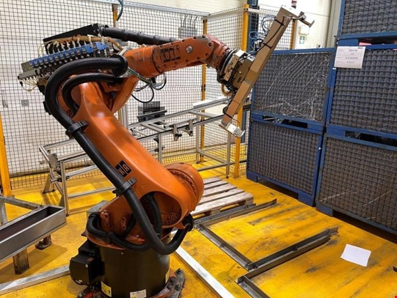 Used Roboter GmbH KUKA KR30-3  Robot for Sale (Auction Premium) | NetBid Industrial Auctions